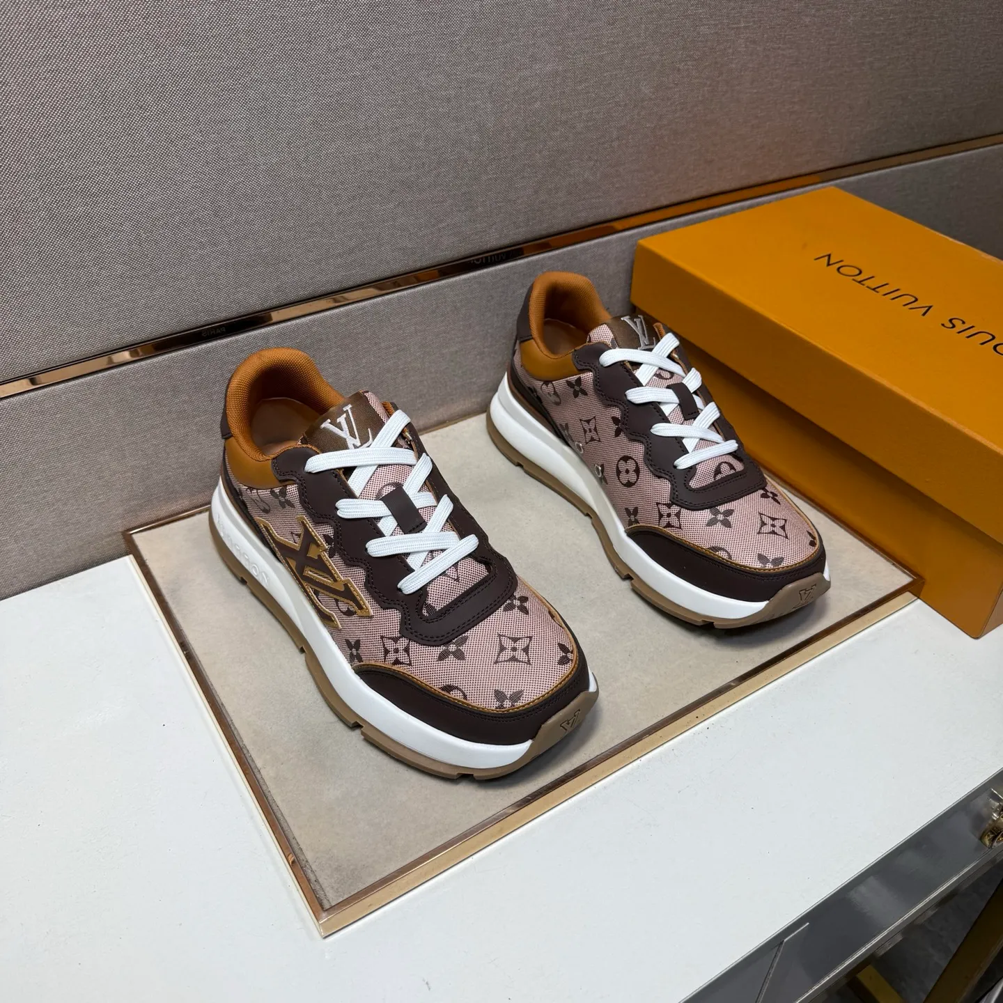⬛️Men's shoes 💰p442 [LV～] Men's casual shoes 2025z cabinet sales simultaneously 🔶Size: 38-44#️⃣ 🔷2 colors🔜The upper is made of multi-material splicing➕Mesh lining, comfortable and breathable, sole: original comfortable and wear-resistant outsole, ⚠️real thing📱photographed🎬real thing is better📢📢📢